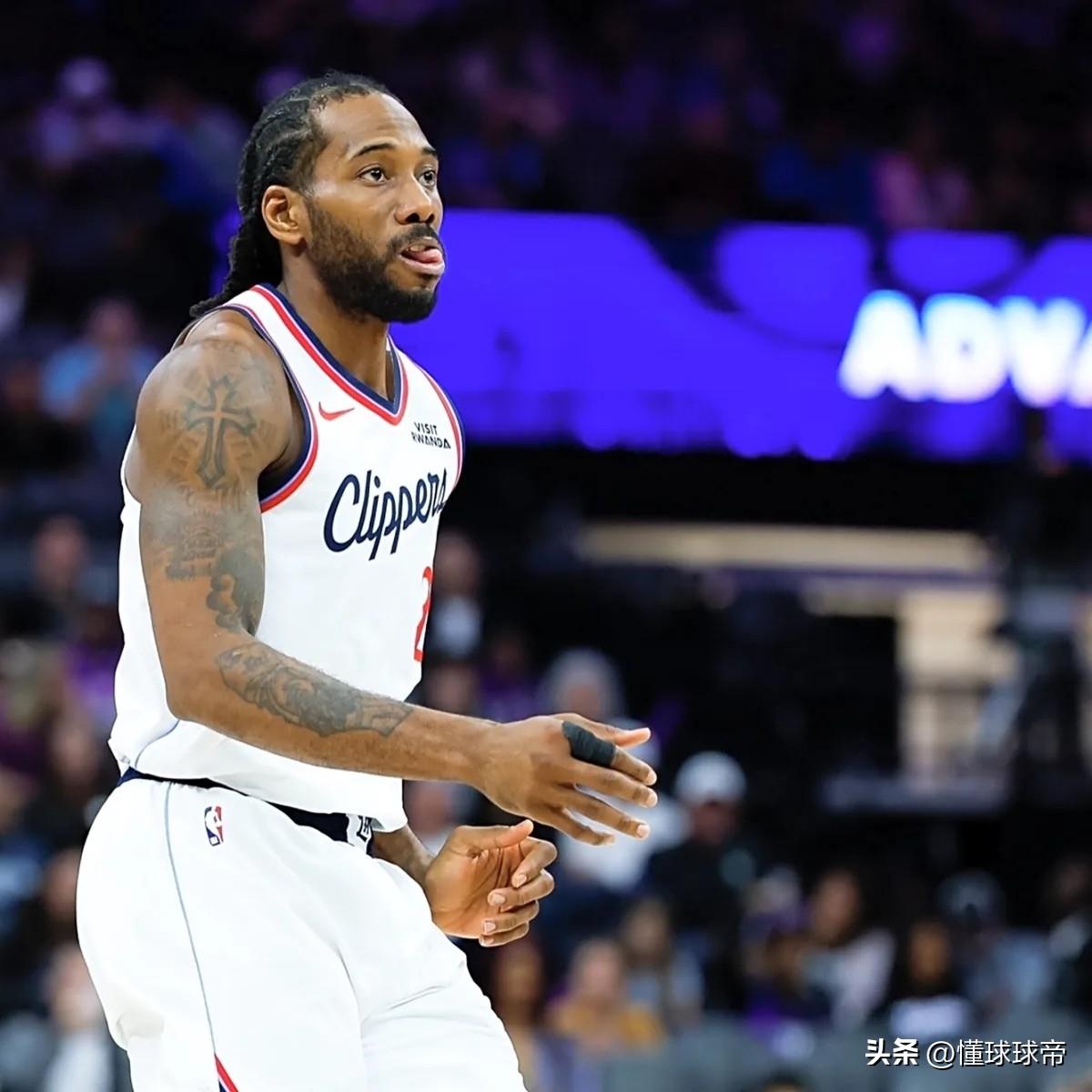 不出意外的还是出意外了，莱昂纳德的身体终于扛不住受伤了！

快船球迷最担心的事还