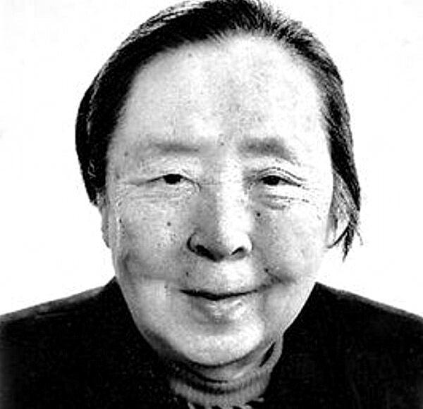 范文澜，字仲澐，1893年生于浙江绍兴，是中国马克思主义史学奠基人，位列史学五老