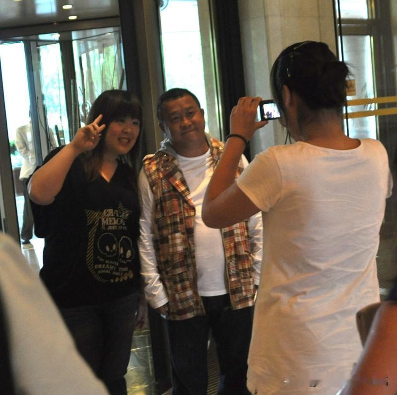 周冬雨起诉造谣其和曾志伟关系的网友。周冬雨维权九年，终于胜诉起诉造谣其和曾志伟关