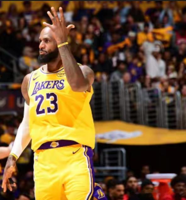 NBA自由市场第一天动态
1  小卡如愿回到多伦多猛龙，从此东部又多了一支劲旅