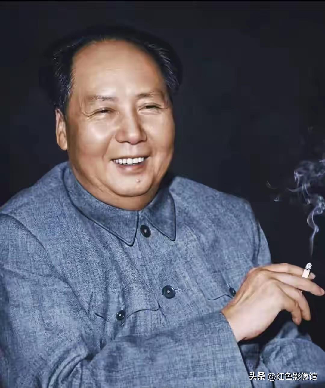 伟大的领袖，亲切的笑容！