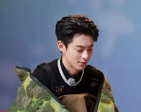 正面表情应该是这样的哈哈哈哈哈 ​​​