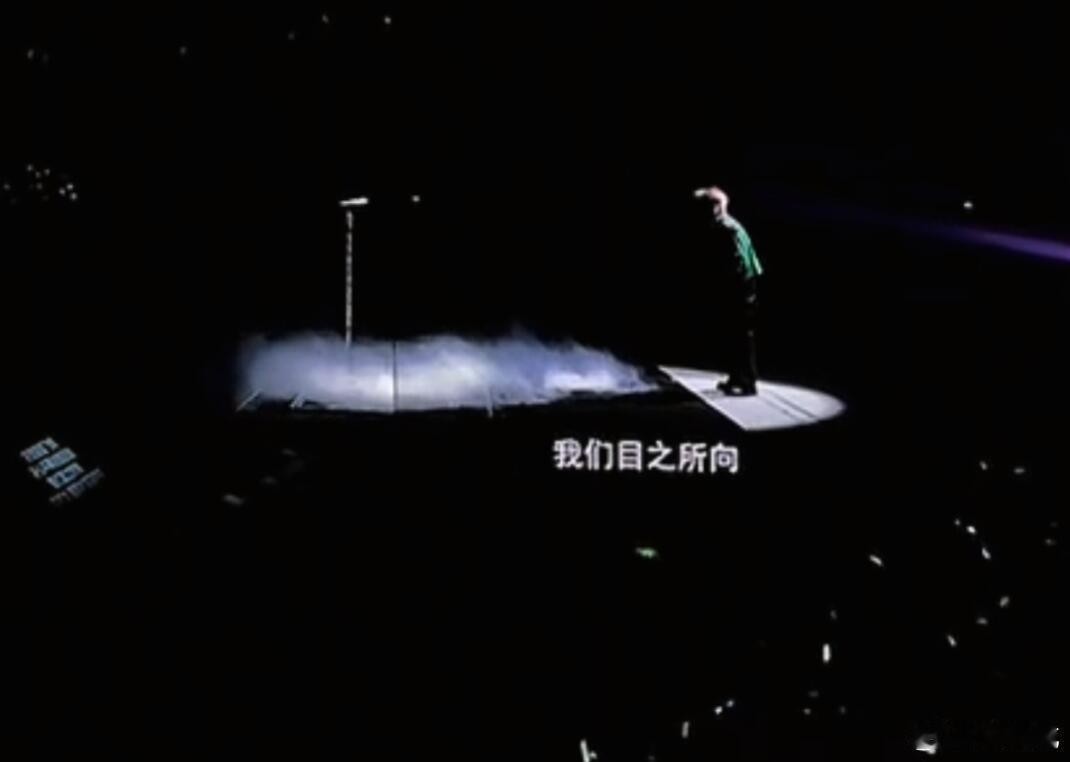 张远声压 披哥花絮放出张远生唱片段，声压绝了！没拿麦克风纯靠嗓子，演唱会版《青鸟