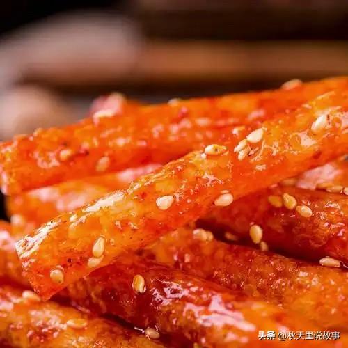 谁都没想到！曾经被贴上“廉价、小众、地摊零食”标签的中国辣条，如今狠狠逆袭，彻底