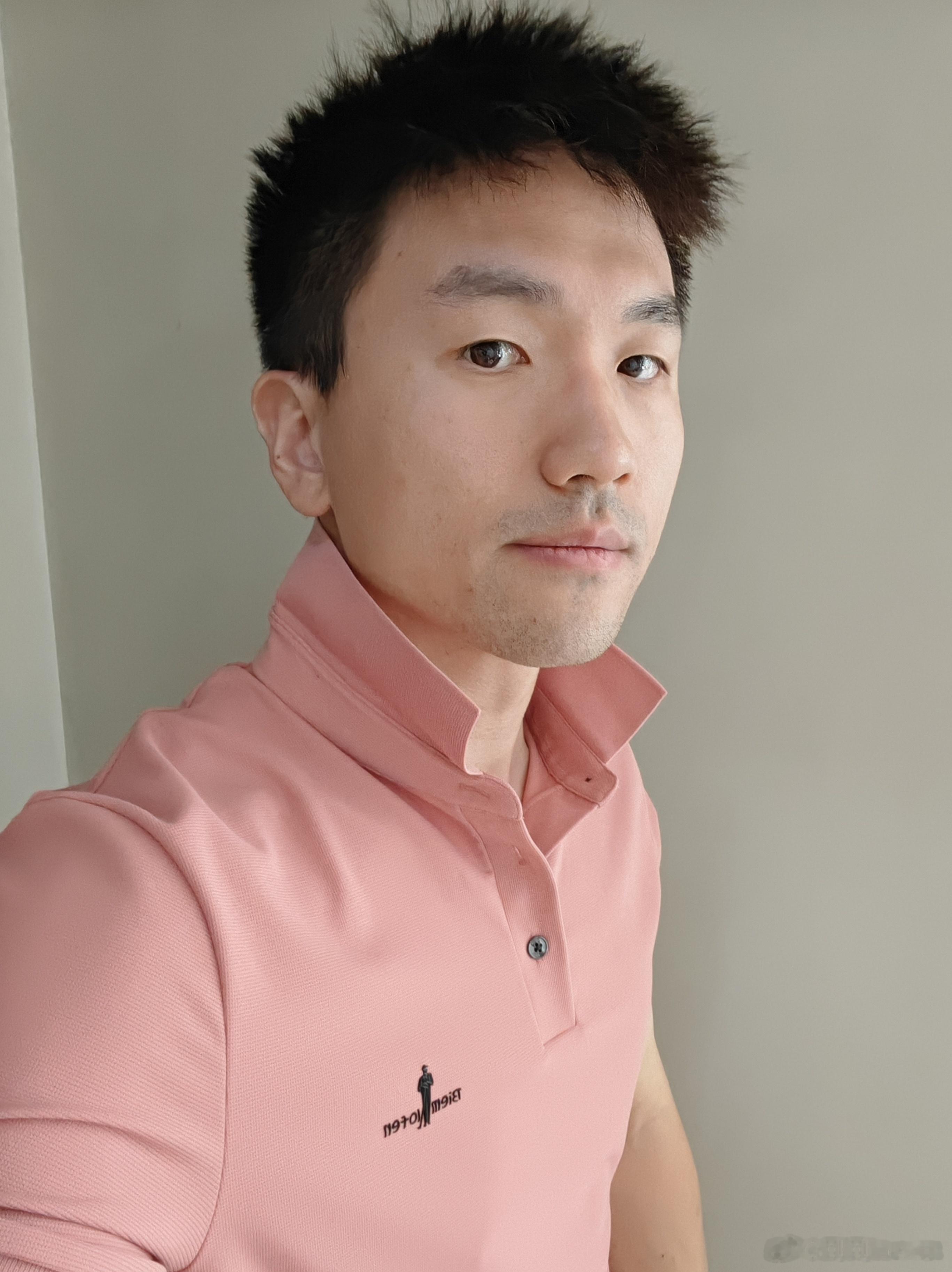韩总送我的比音勒芬返图来了看奋斗后遗症，POLO衫应该穿立领之前我问这牌子都是谁