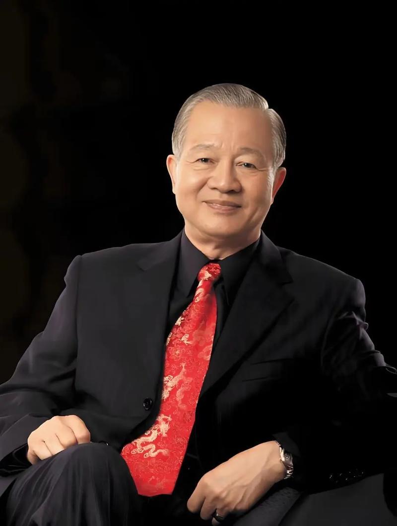 曾仕强先生对台湾未来的预言：“台湾会由一位出人意料的人物，以一种始料不及的方式解