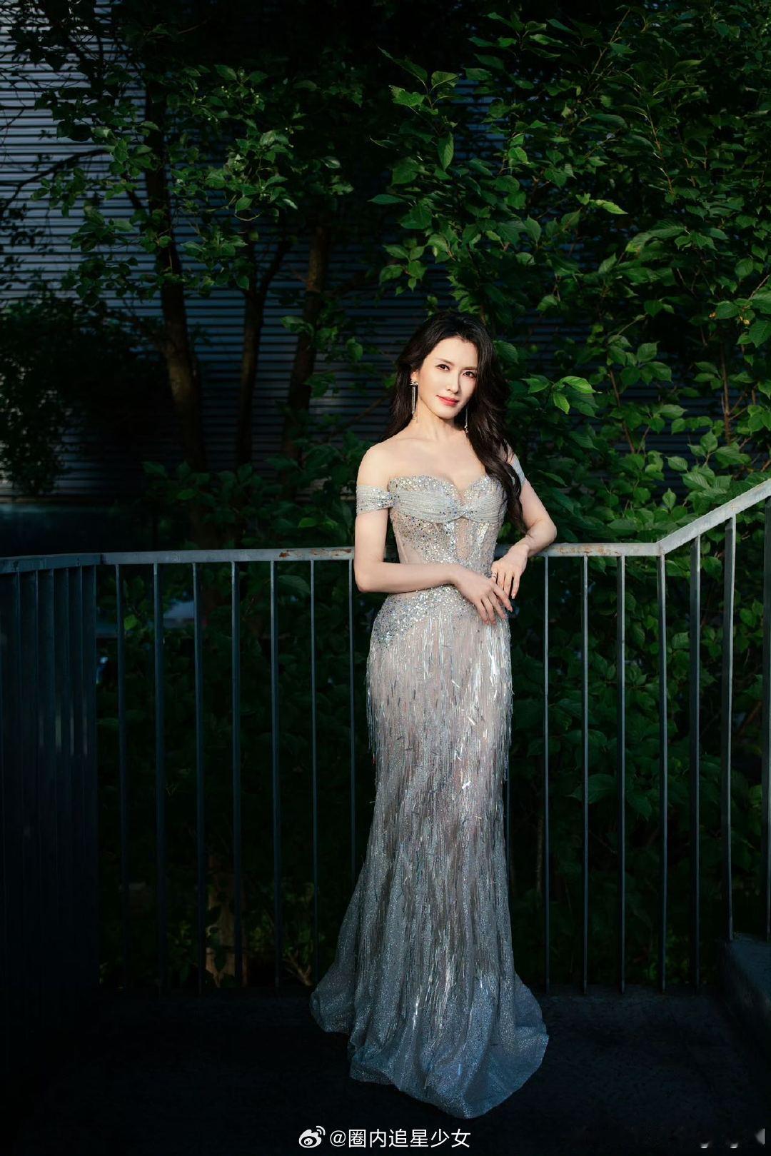 徐洁儿一首歌等了20年 徐洁儿一个人打七份工 沉淀二十载，一曲诉心声！徐洁儿《倾