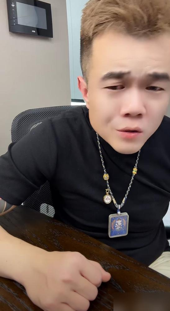 辛选最近的瓜，越吃越有门道！
2月初就有博主爆时大漂亮要退出辛选，主页删了辛巴