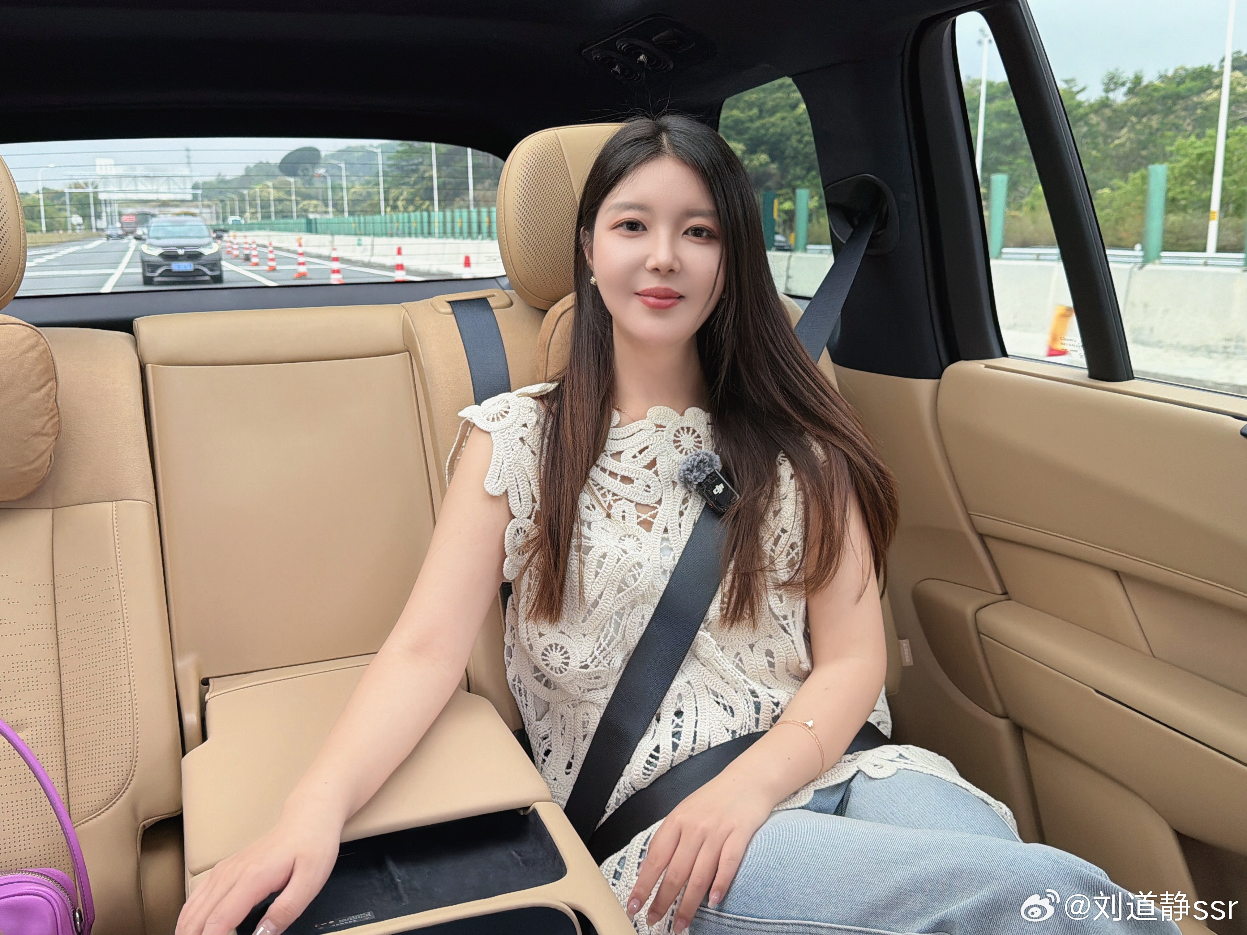 今天也是坐上了5座版领克900后排太宽敞了，开始喜欢上大5座了！！主要现在新出的