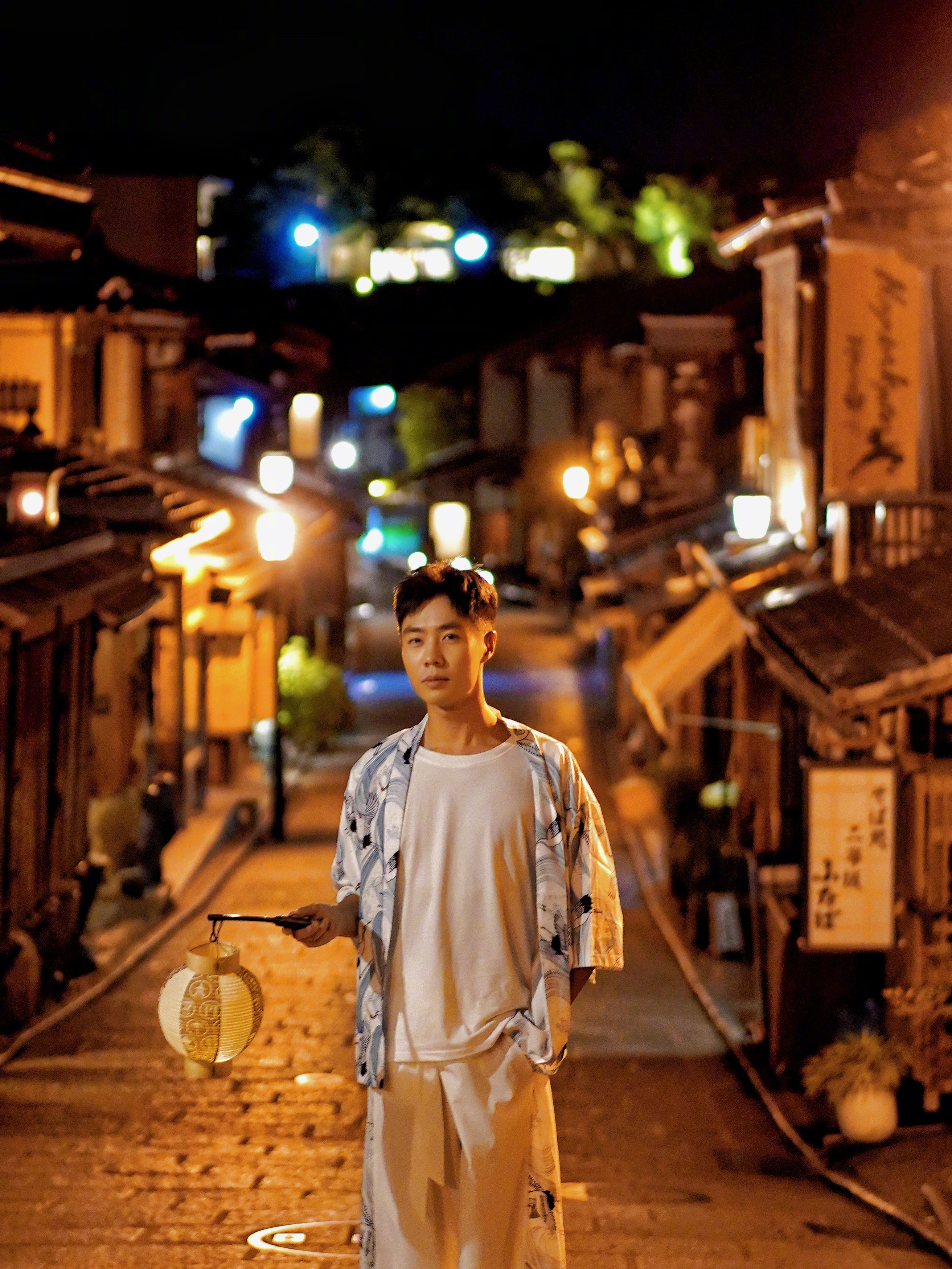 人文景观  出境游  夜晚的二年坂别有一番韵味，石板路在微弱的灯光下显得格外静谧