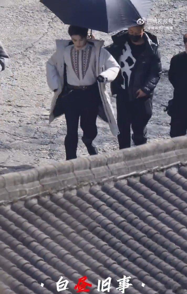 终于等到丁禹兮《南部档案》民族服路透，这颜值和造型，完全是小说男主照进现实！ 