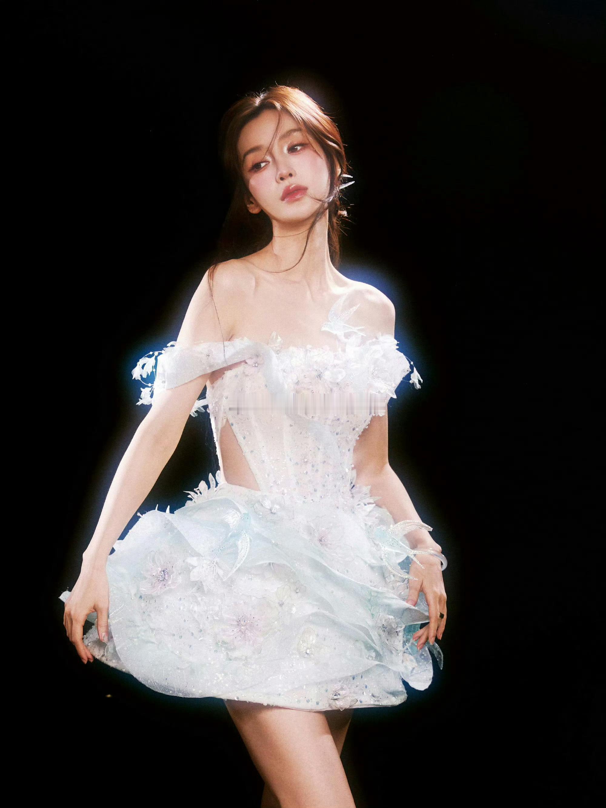 angelababy ab 杨颖 “我和你之间的缘分 不是一场不出门就能避开的雨
