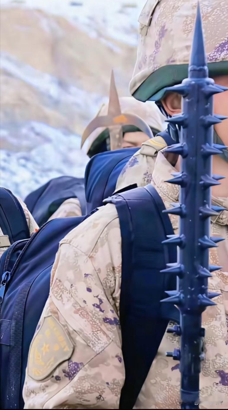 泱泱大国冷兵器从来没有输过，十八般兵器样样精通，狼牙棒，鎏金镗，扑刀，十八般武艺