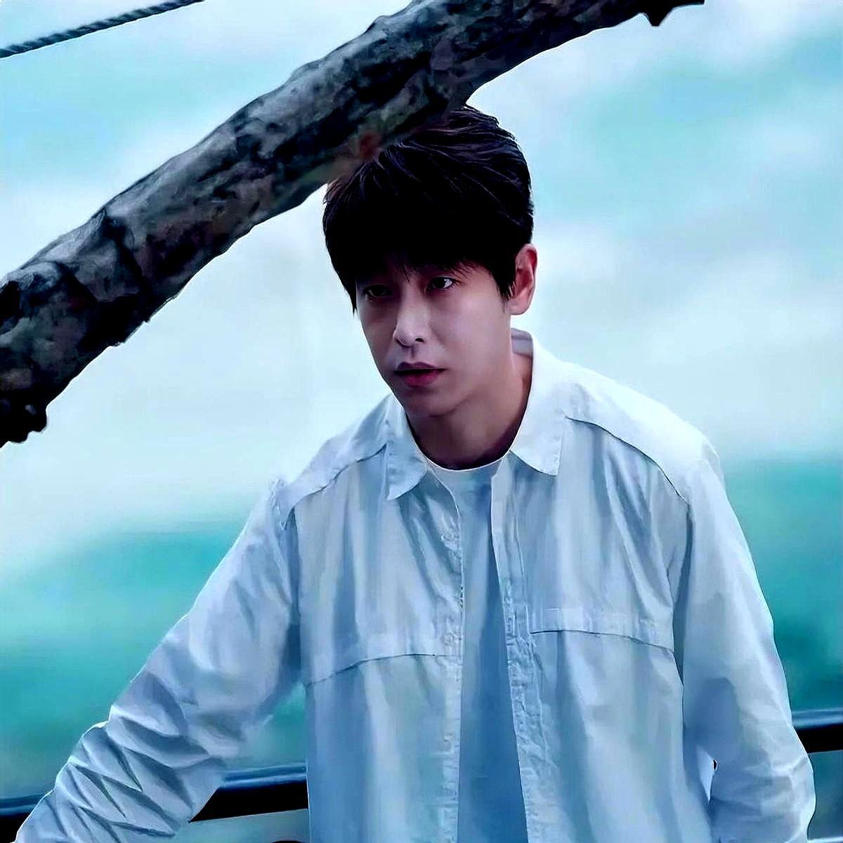 大结局，首富对决，赢家竟是那个爬上天台关水阀的。
 
老钱司马，就喜欢站顶楼别墅