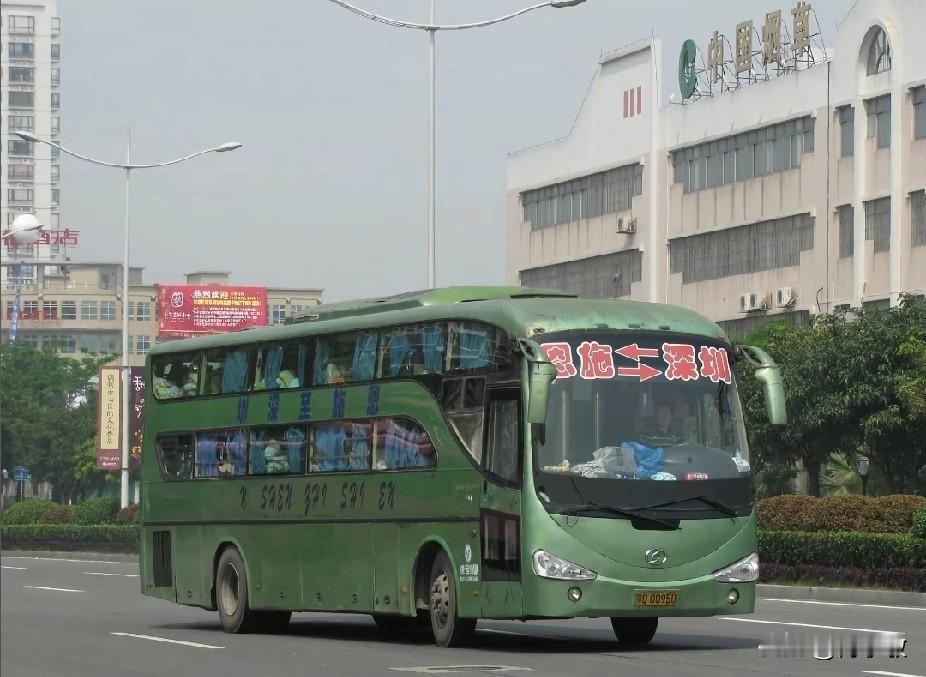 湖北曾经开往广东珠三角的省际长途线路（六）
恩施—深圳
利川—珠海
鹤峰—阳江