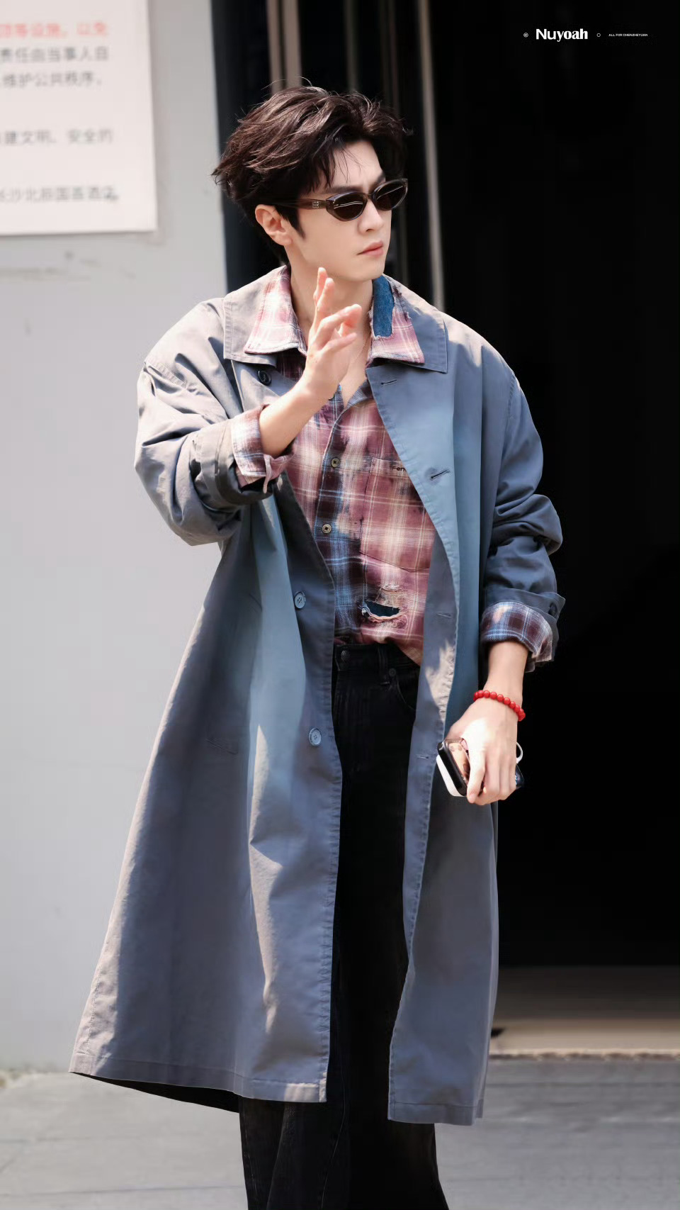 哲远请把长风衣焊在身上墨镜帅哥来也🕶️陈哲远长风衣墨镜造型陈哲远hi6上班路透