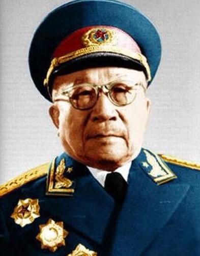 1943年，张云逸抓了国军将领赵凤藻的独子对方提出用10挺机枪、100支步枪换人