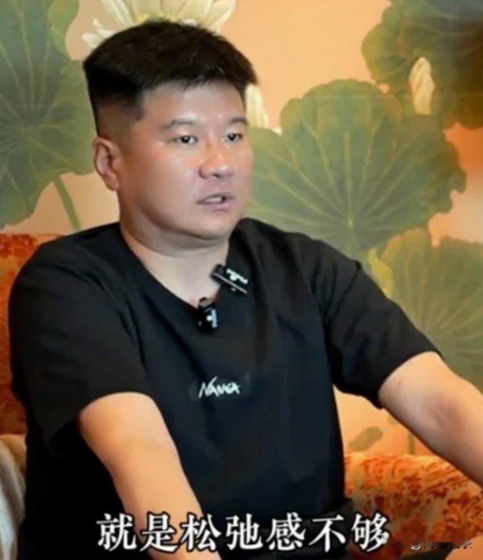 欧洲杯最大的发现是李金羽啊！

李金羽的解说无缝地在专业和搞笑之间切换。

真是
