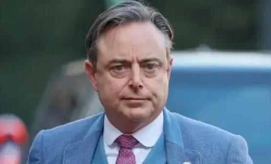 欧洲坐不住的国家越来越多了，果然没有猜错，俄罗斯很可能趁着美国陷入战争的时候打一