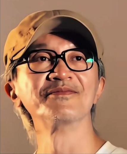 为什么周星驰宁愿孤独终老，也忘不了当年那个被他骂“神经病”的女人？

不是罗慧娟