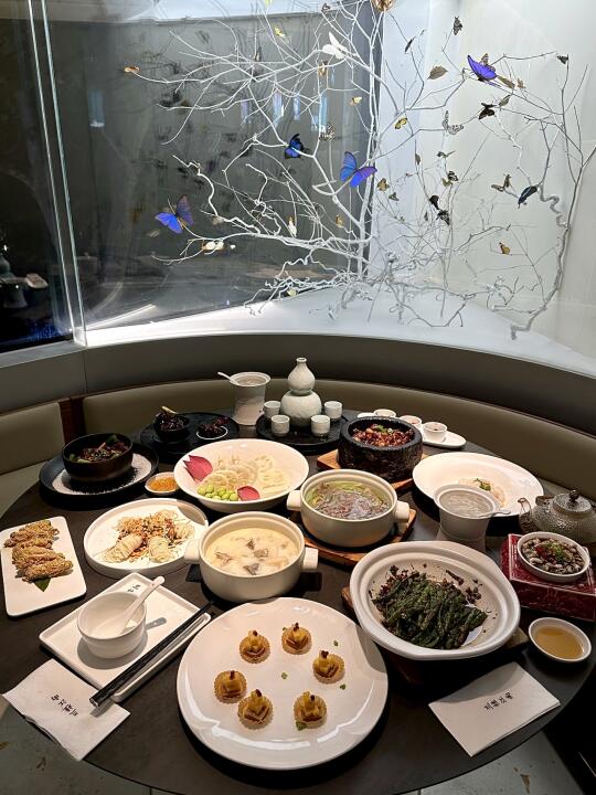 杭州西湖边！带爸妈来吃连夸3天……🥹