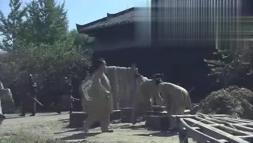 戚夫人是如何作死挑衅吕雉的？
公元前195年，汉高祖刘邦驾崩。未央宫中，新即位的