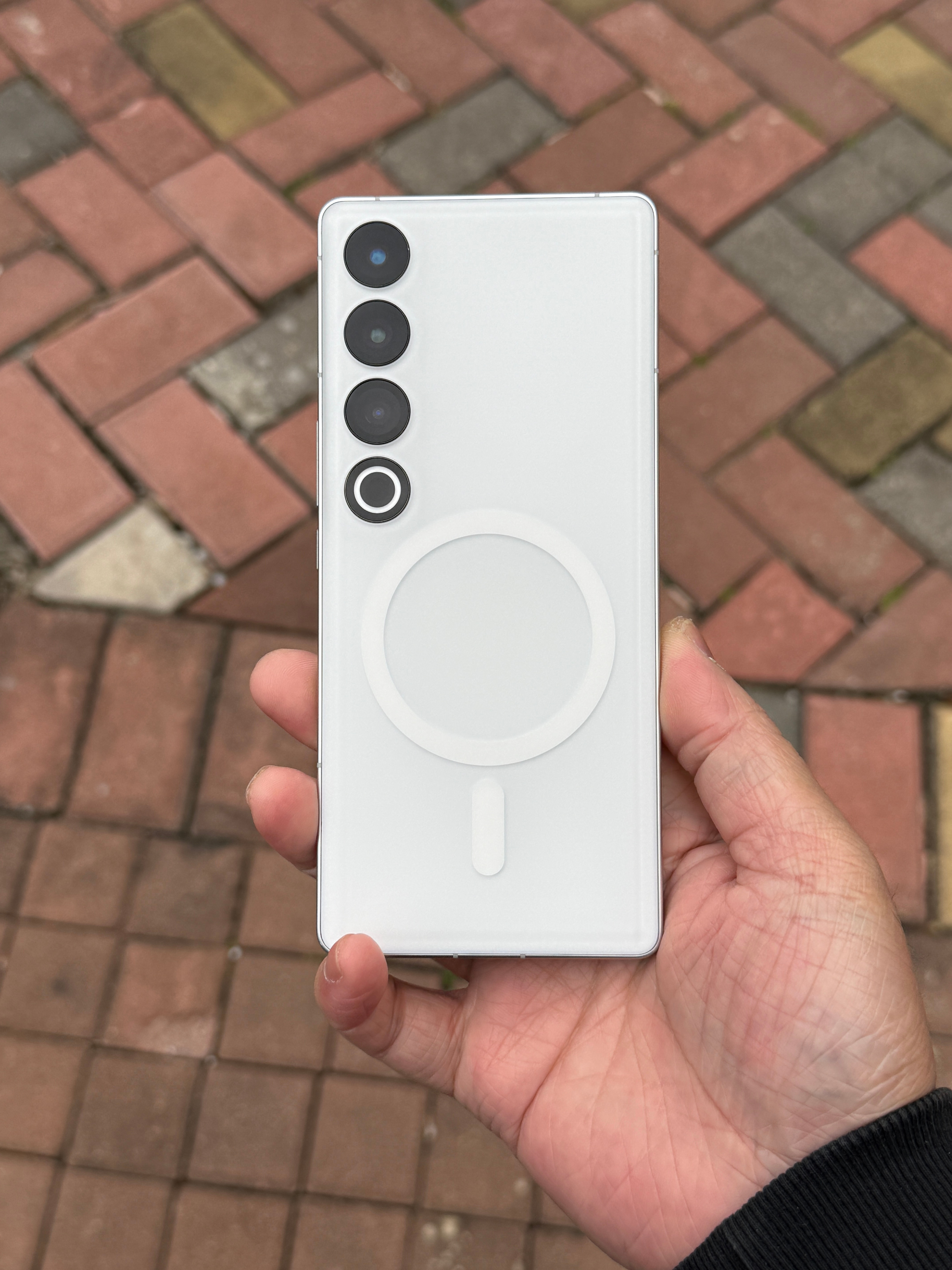 魅族21Pro 平嵌磁贴终于定版，一周内交付