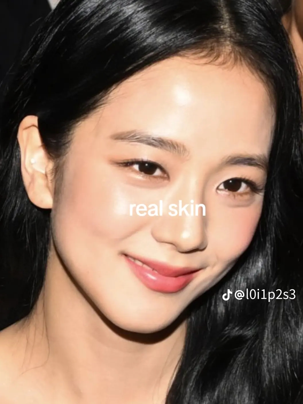 投稿：外媒镜头下女爱豆的真实皮肤状态 