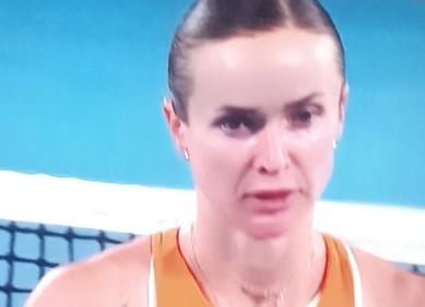 斯维托丽娜2-0诺斯科娃，第一个闯进斯图加特四强！
       北京时间4月1