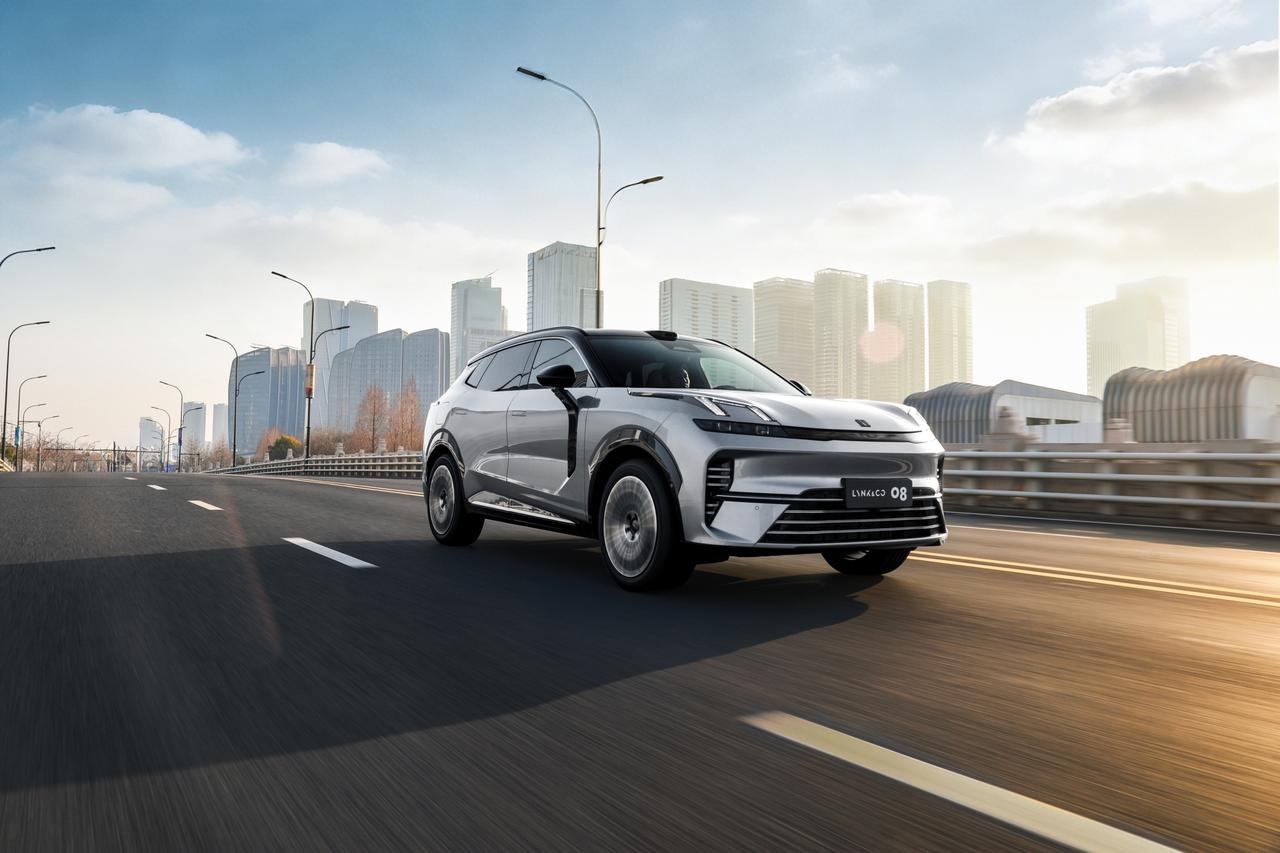 领克08极光套装灵感上新银配橙，给年轻人的新选择，好看吗？