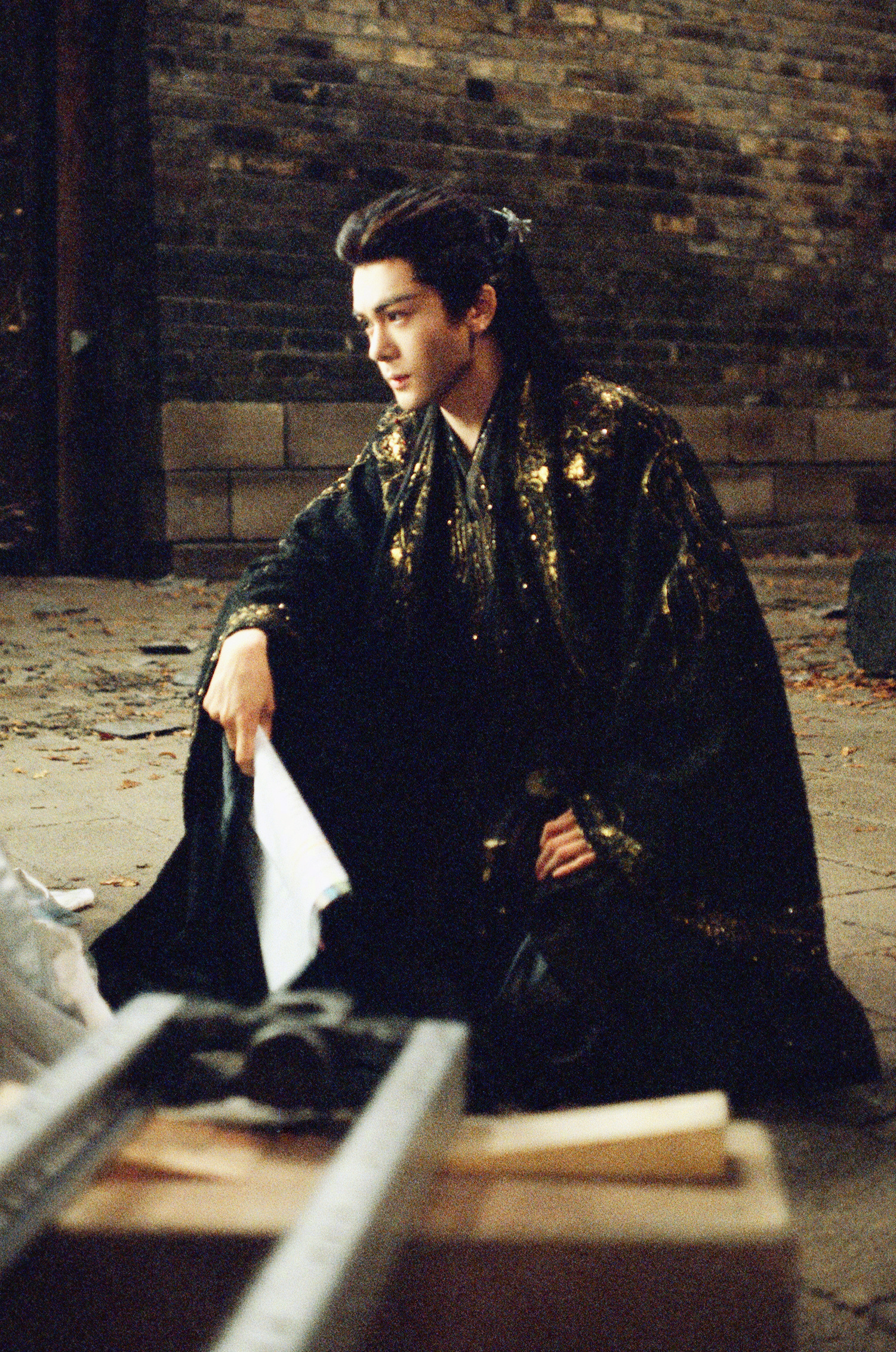 曾舜晞收官文还是太体面了曾舜晞谢谢月鳞绮纪导演 没有半句辩解全是感恩，曾舜晞用最