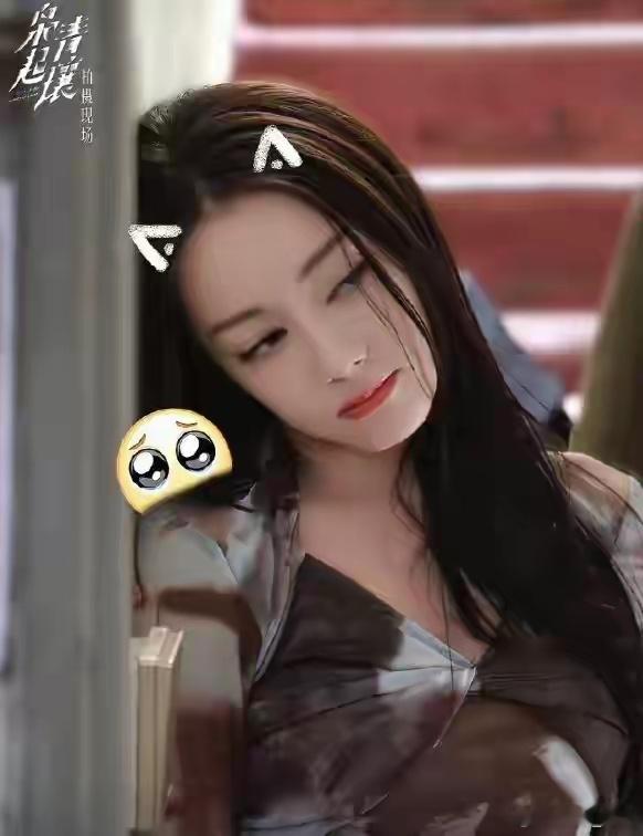 除了自己谁也不信，生日独自过，拖行李换乘出租车，酒店里缩在角落隐藏存在感”——刘