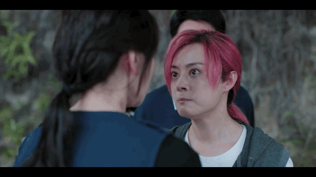 原地逃离 领衔主演正午阳光选角眼光独到，孙俪、秦海璐双后同台。视后搭配影后实力碰