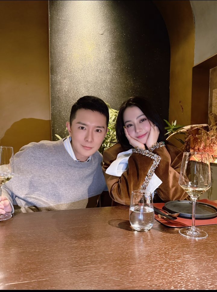 刘冲和迪丽热巴聚餐离不开她她真的就是良药呀