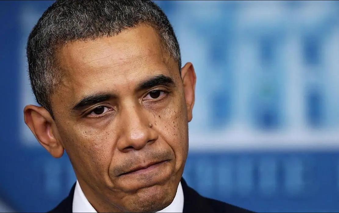 什么叫教科书级别的现世报？美国政坛正给全世界上演一出极致荒诞的政治大戏。八年前，