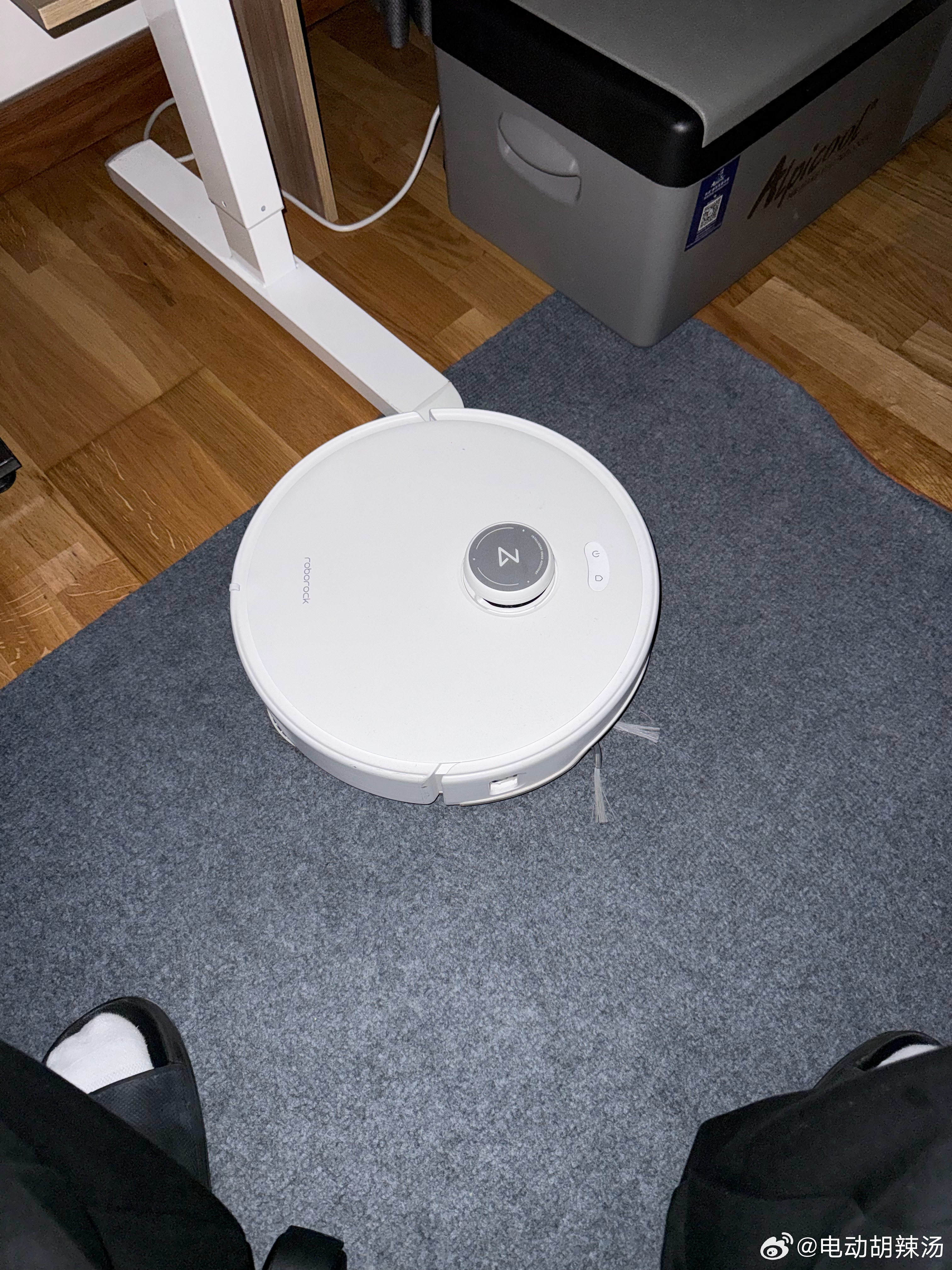 不懂就问，为什么你新买的扫地机器人第一年表现十分优秀，很少会卡住、拌住…但时间一