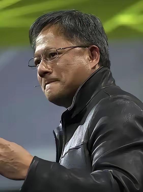 最近英伟达的黄老板有点难受了，他的核心产品H200芯片经过美国政府层层审批终于可