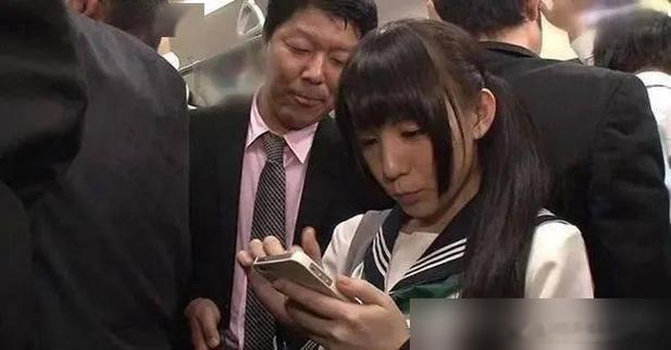 日本男星回应电车内性侵高中女生 嗯，艺术源于生活嘛[吃瓜] ​​​