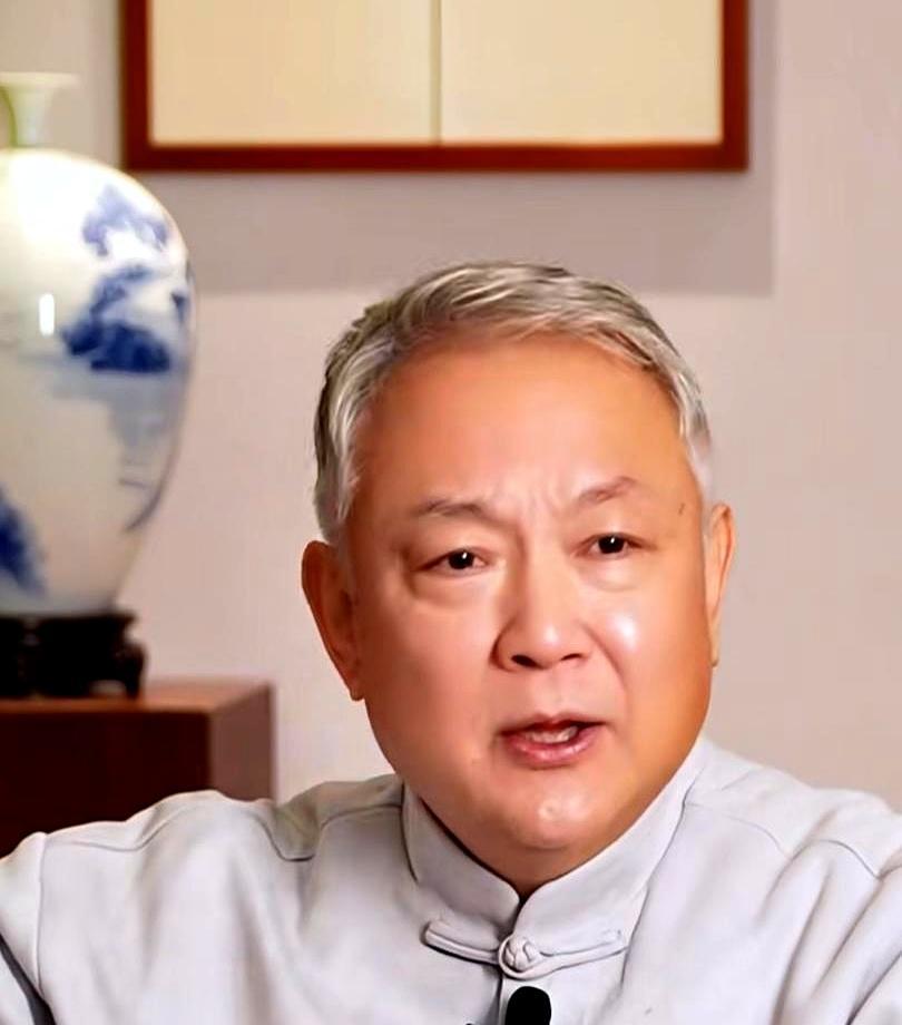 87红楼怎么拍成的？一句话，大家真把剧组当家过。
 
三年里，演员混住破宿舍，门