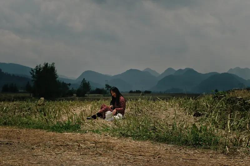 找老婆找城市的好还是农村的好，这事儿不能一概而论。
农村女孩勤劳朴实，从小干家务