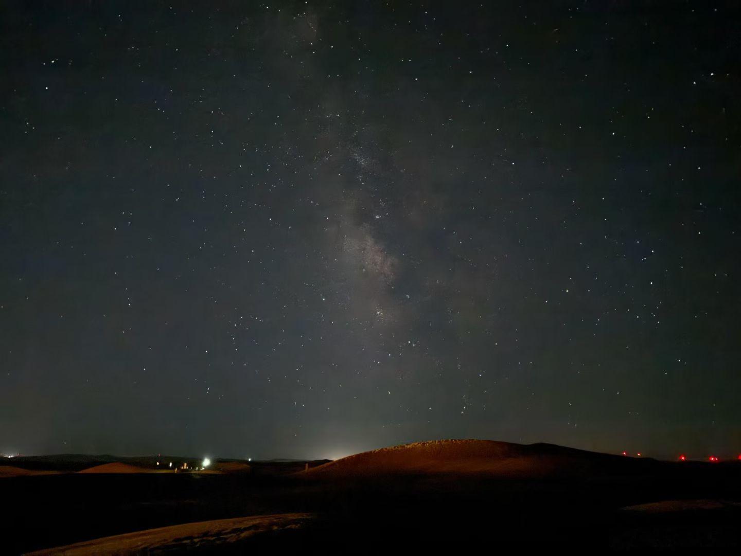 晚上一起去看流星雨落在这地球上，让你的泪落在我身上......还有人记得这个 B