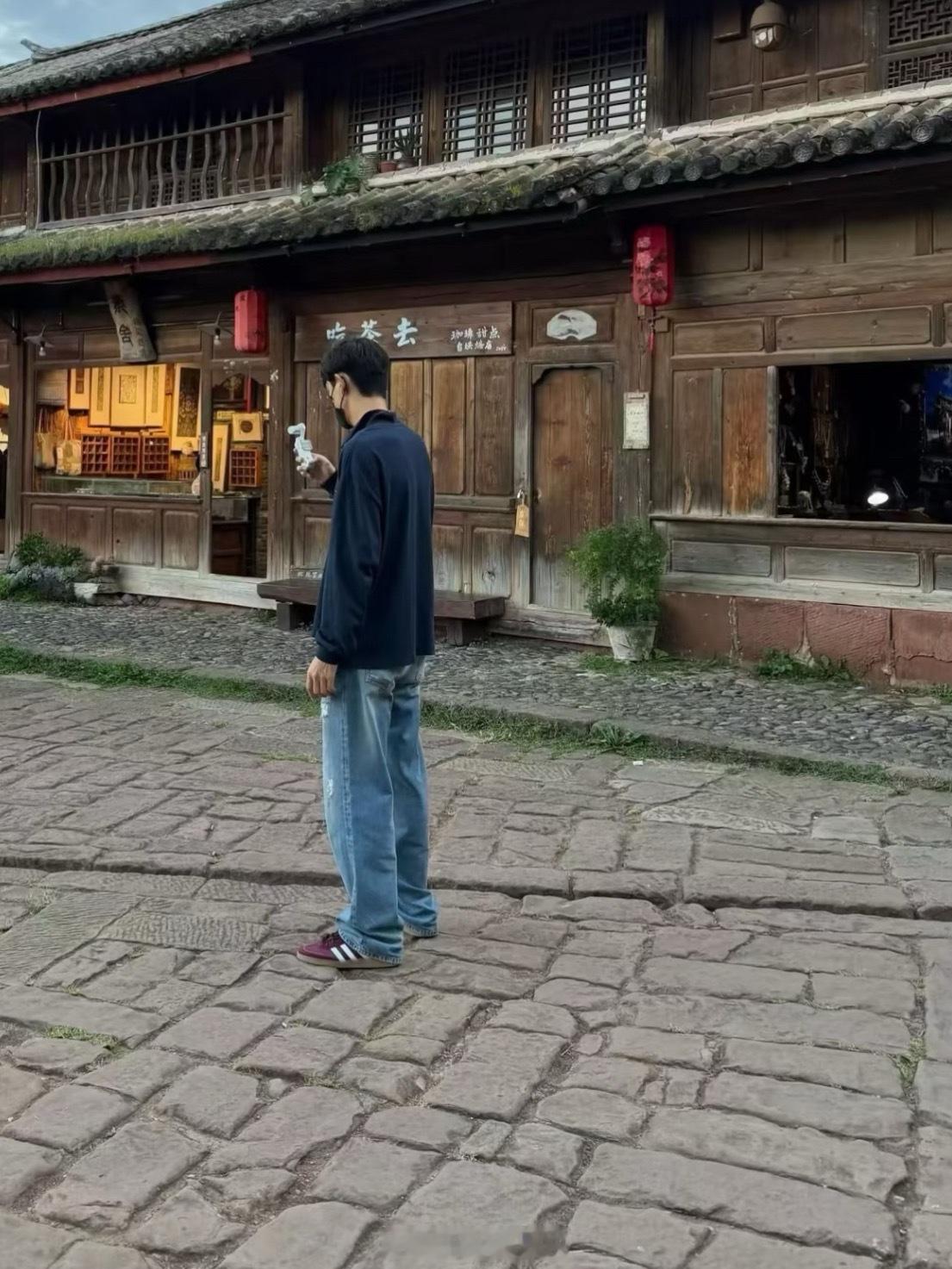 李现回沙溪古镇了李现回沙溪古镇了李现重回去有风的地方拍摄地