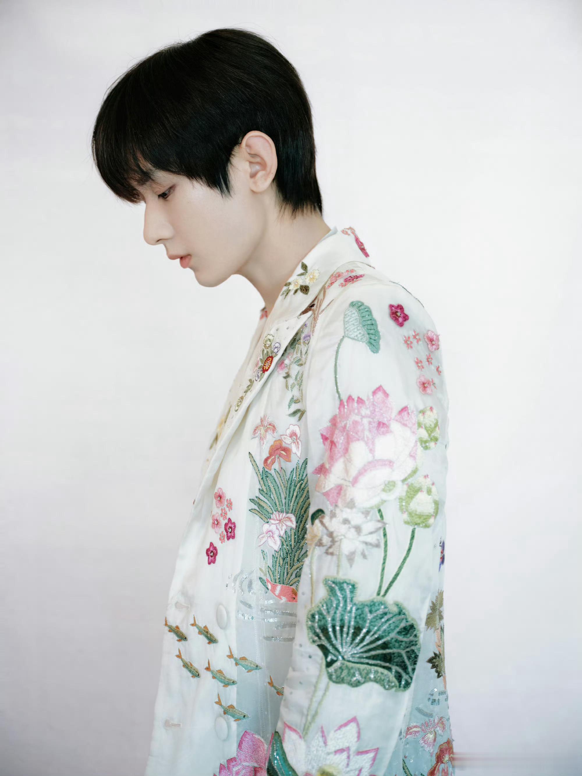 成毅两京十五日cy成毅朱瞻基成毅的表演充满了独特的魅力和个性，让人们对于艺术的理