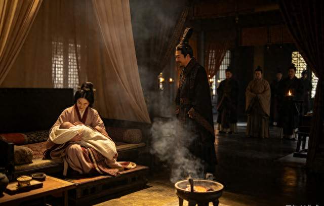 刘邦得子时，相士看完反而沉默，随后提醒戚夫人，此子贵气太重