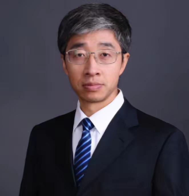 我将严格保留原文第一段，结合陈志新副教授的真实背景、授课细节与事件影响，用口语化