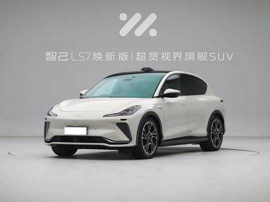 📱 车机与智舱体验

应用生态封闭：暂不支持自由安装第三方App（如腾讯视频、
