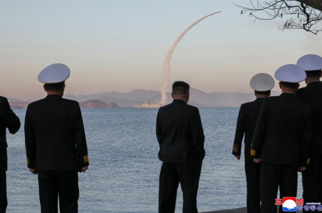 日本叫嚣修宪，还想试射战斧，朝鲜不惯毛病，怒射5枚先进导弹

4月12日，朝鲜海