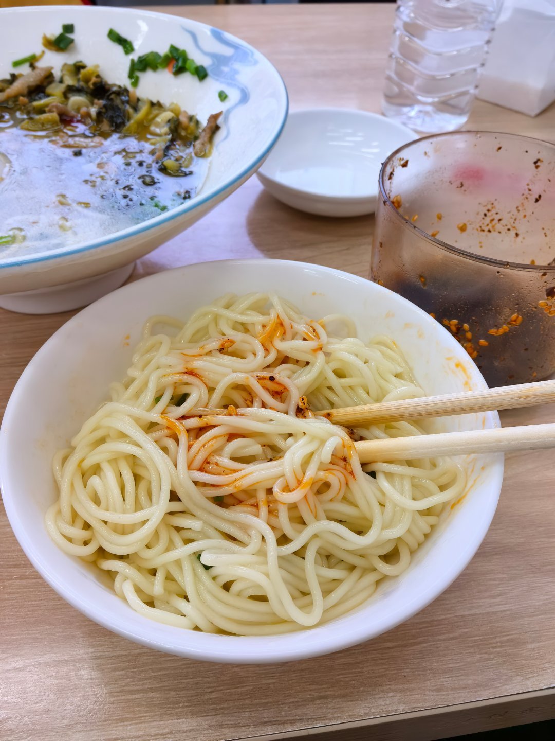 本质还是个广东人哈哈[笑cry]吃不习惯太重油重辣的[笑cry][笑cry]  