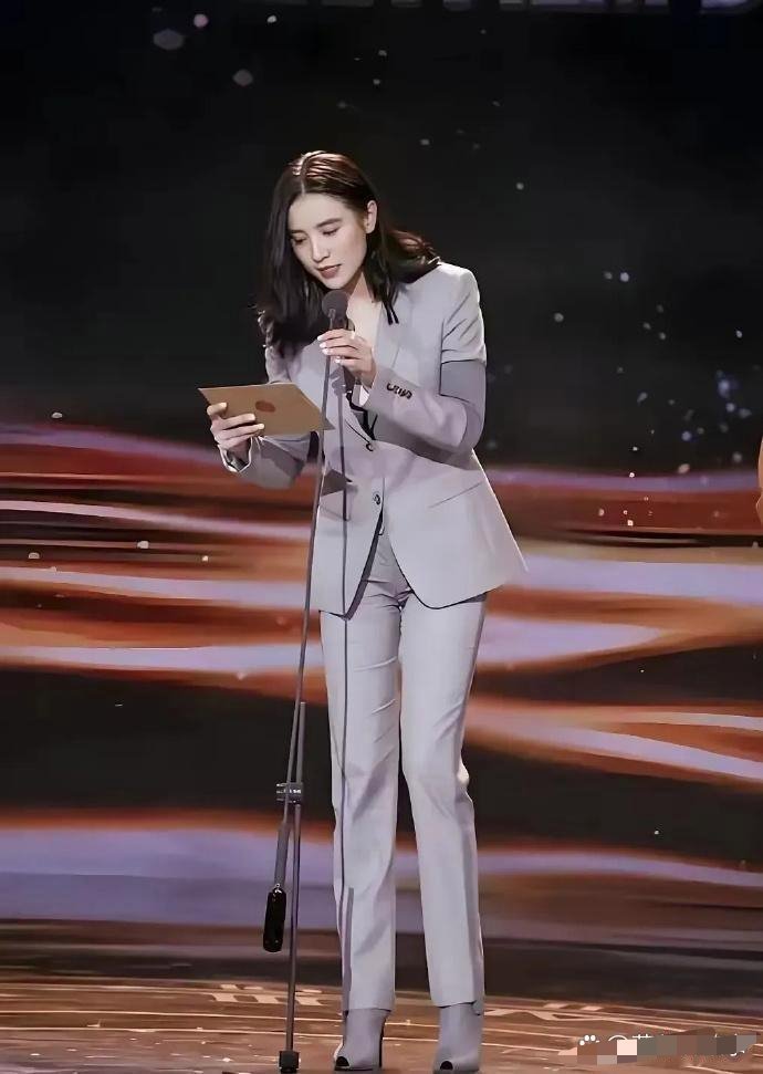 才发现，原来显腿长不一样要露  ```. 