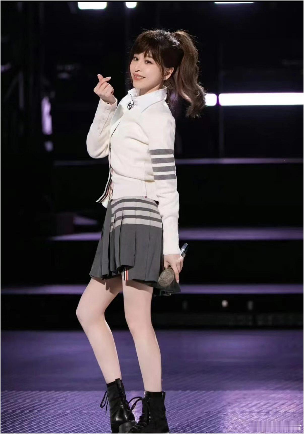 浪姐以前vs现在再看以前浪姐舞台依旧经典，姐姐们业务能力无短板，走位密集队形变换